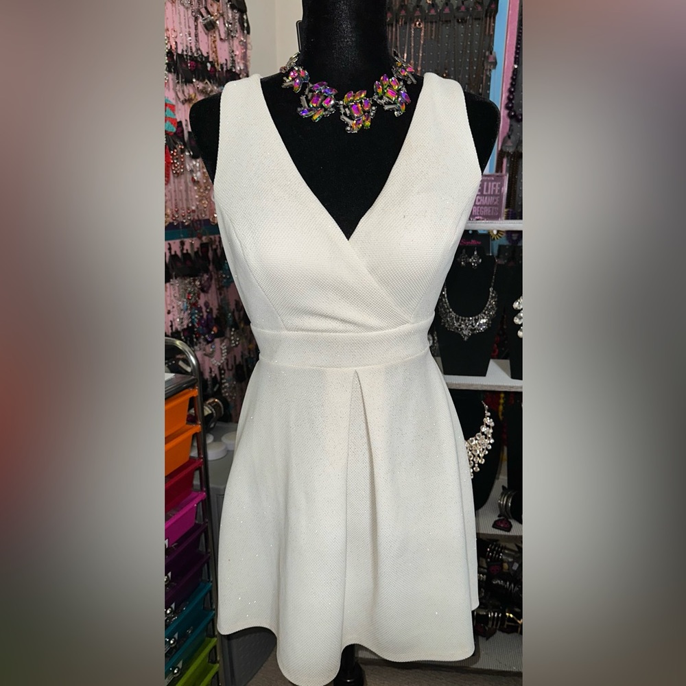 Juniors Fit & Flare Mini Dress Ivory With Built In Bra Size 5